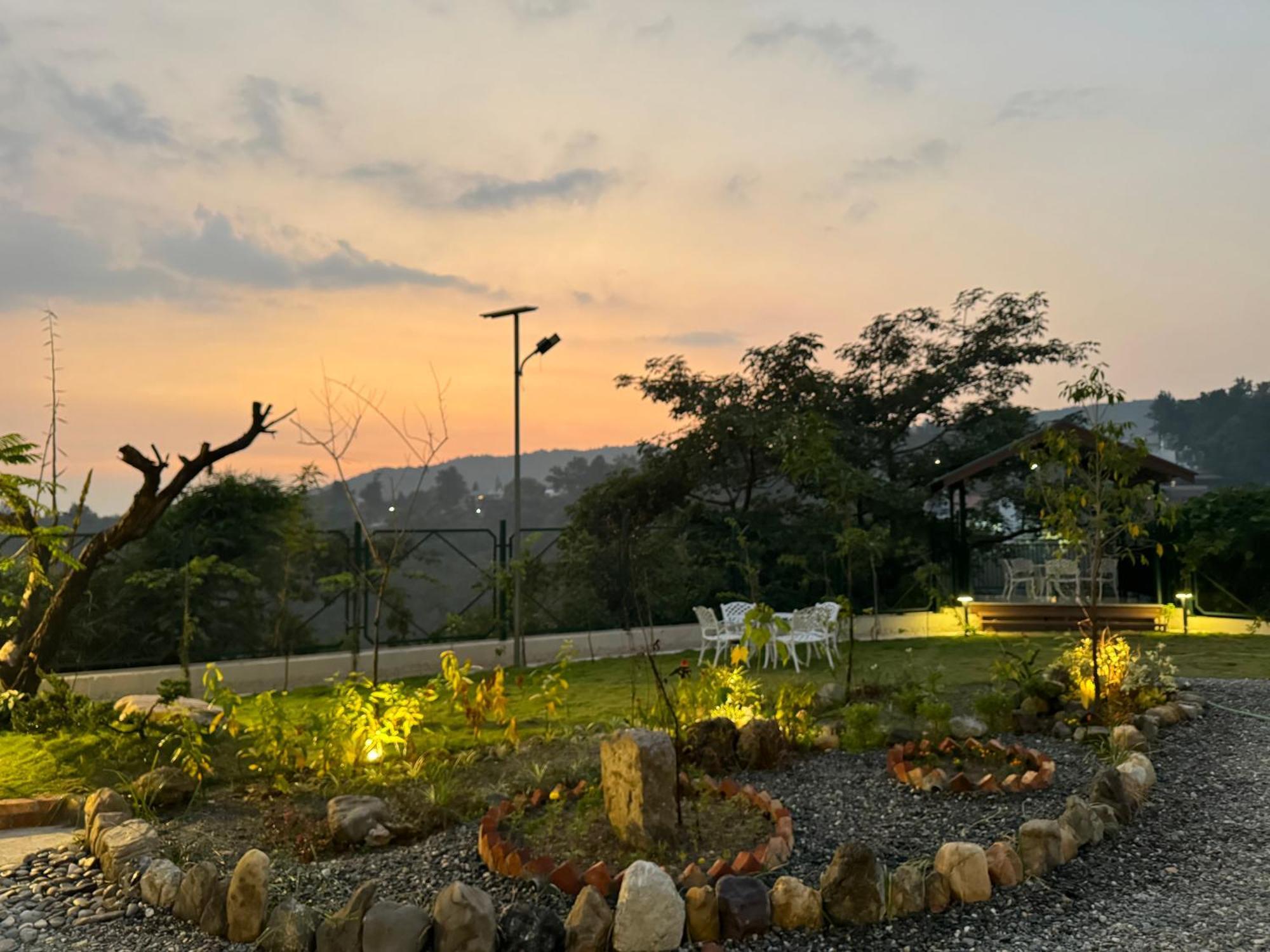 Cliff House, 3Br Lux Farmhouse 2Km To Rajpur Road Dehradun Esterno foto